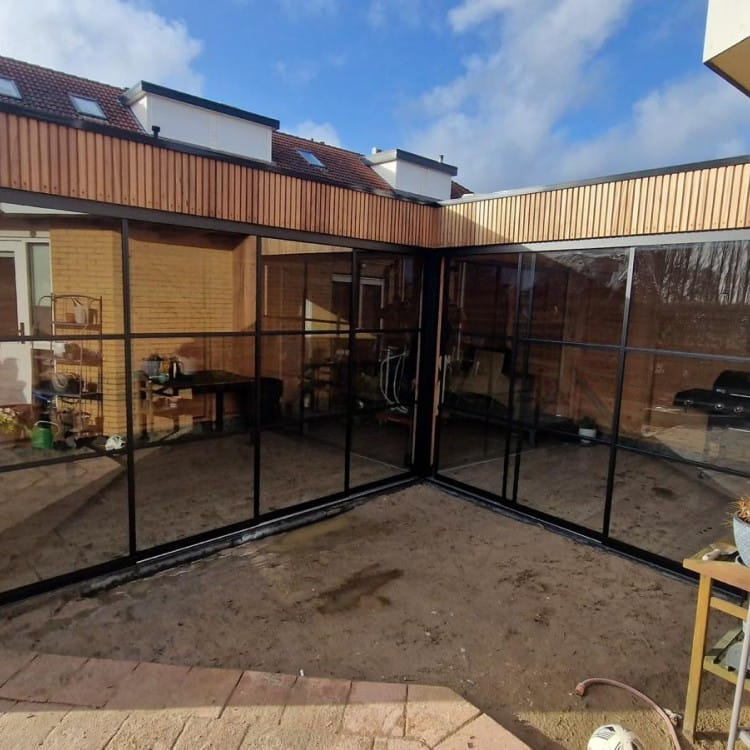 ENKEL PROJECT - foto 2 groot L-vormige overkapping