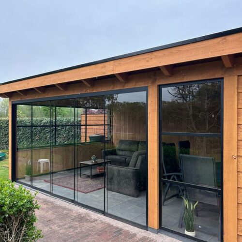 Maatwerk overkapping Barneveld (stalen ramen - glazenschuifwanden)